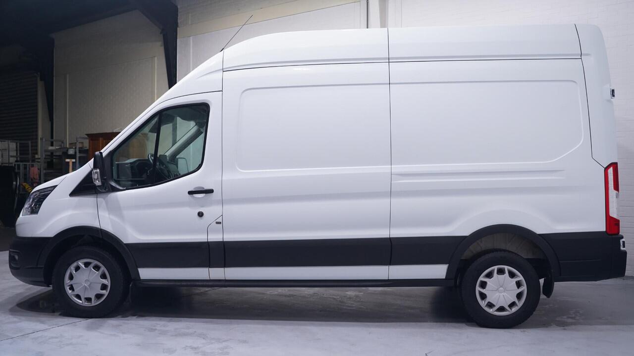Ford TRANSIT 2.0 TDCi 130 pk L3H3, 3x uit Voorraad, Navi Camera, Side Assist, Laadruimte Pakket, PDC V+A, 3-Zits