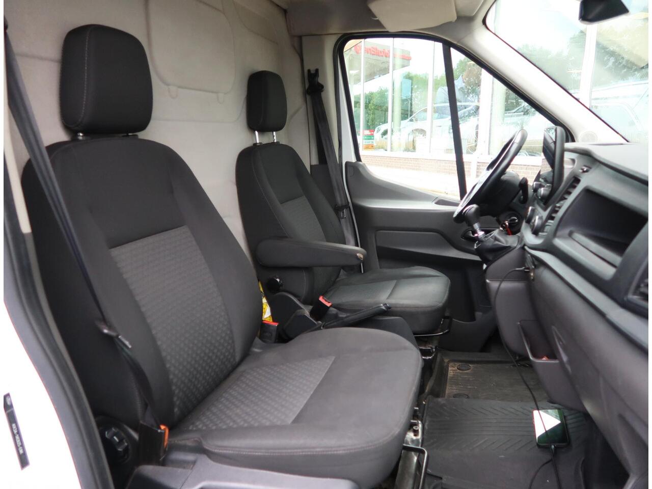 Ford TRANSIT 350 2.0 TDCI L4H3 RWD + APPLE CARPLAY / CAMERA / CRUISE / CLIMATE CONTROL