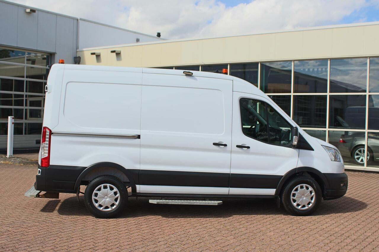 Ford TRANSIT 350 2.0 TDCI L2H2 Trend SORTIMO, Navigatie, Camera, Flits verlichting, Powerstation 3500W, Standkachel motor en interieur