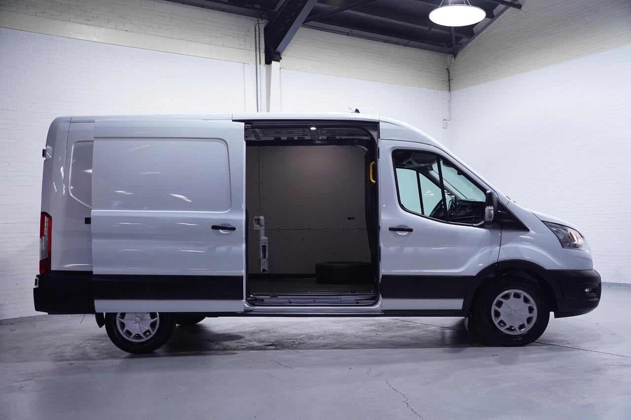 Ford TRANSIT 2.0 TDCI 170 pk Automaat L3H2 Trend Airco,Trekhaak Camera, Laadruimte Pakket, PDC V+A, 3-Zits