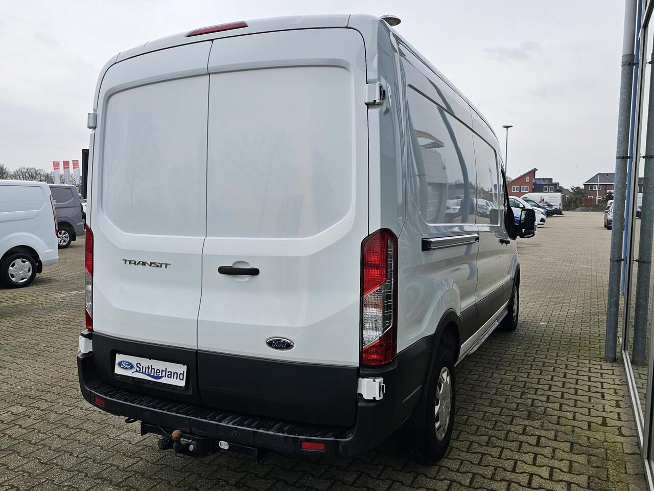 Ford TRANSIT 350 2.0 TDCI L3H2 Trend 130pk Automaat | SCI | Trekhaak | Airco | DAB | Parkeersensoren v+a | Zéér netjes!