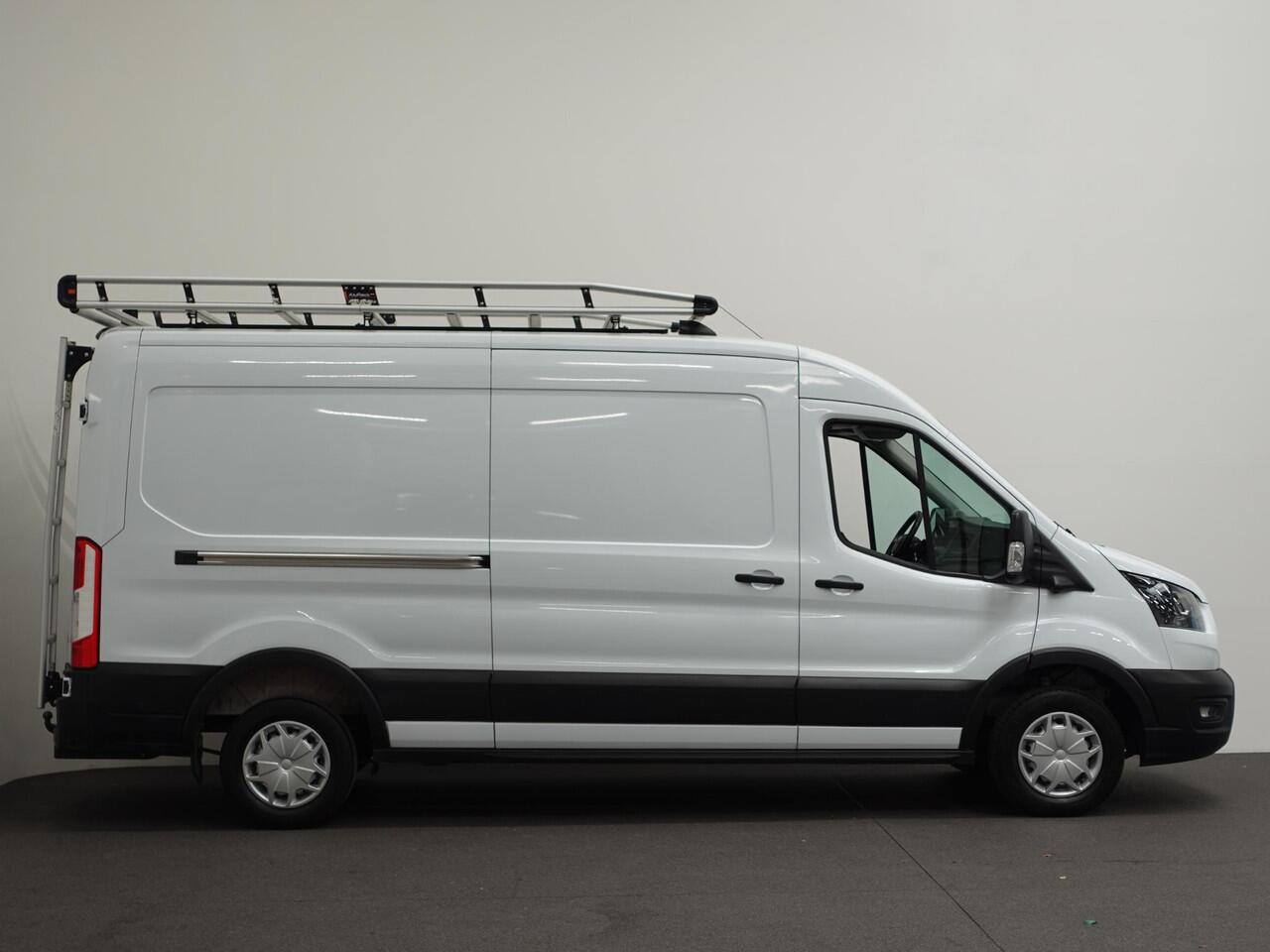 Ford TRANSIT 310 105PK L3H2 Trend Imperiaal Navigatie Airco Parkeersensoren Bluetooth 3Zits Trekhaak Camera