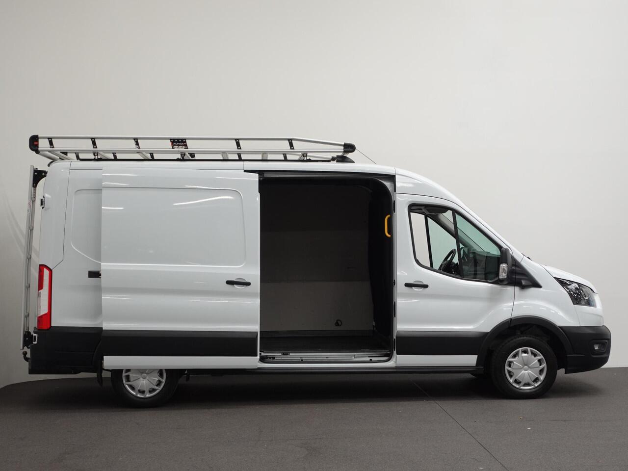 Ford TRANSIT 310 105PK L3H2 Trend Imperiaal Navigatie Airco Parkeersensoren Bluetooth 3Zits Trekhaak Camera