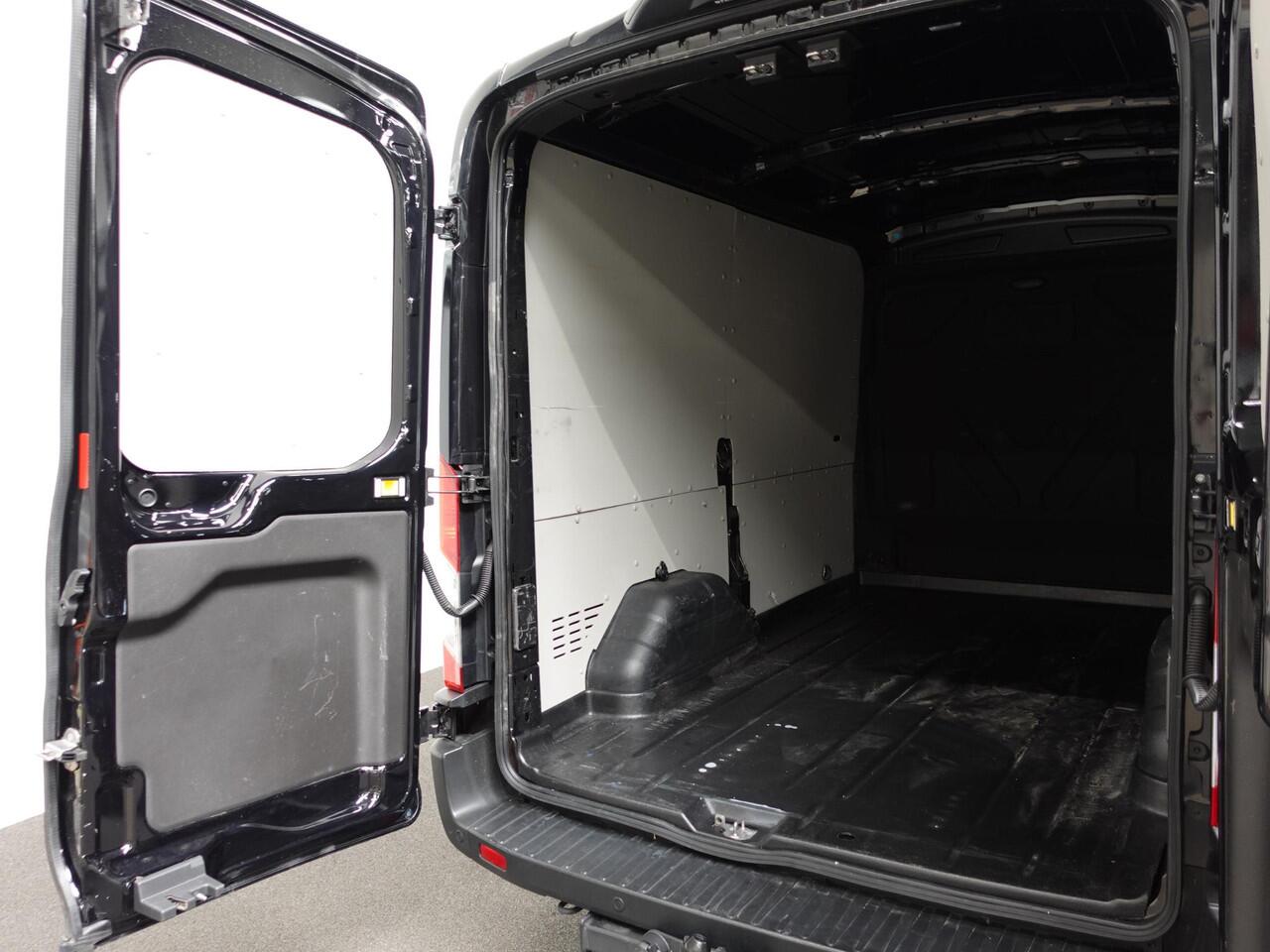 Ford TRANSIT 310 2.0 TDCI L2H2 Trend Automaat Airco Bluetooth Camera Cruise Control