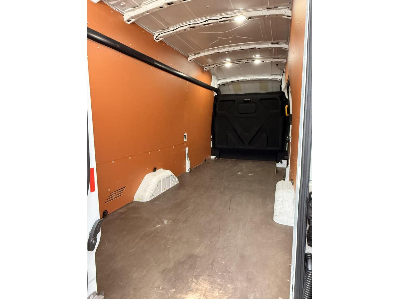 Ford TRANSIT 350 2.0 TDCI L4H3 Trend RWD 130pk Achteruitrijcamera | Betimmering | Cruise control | Bluetooth | Voorruit verwarming |