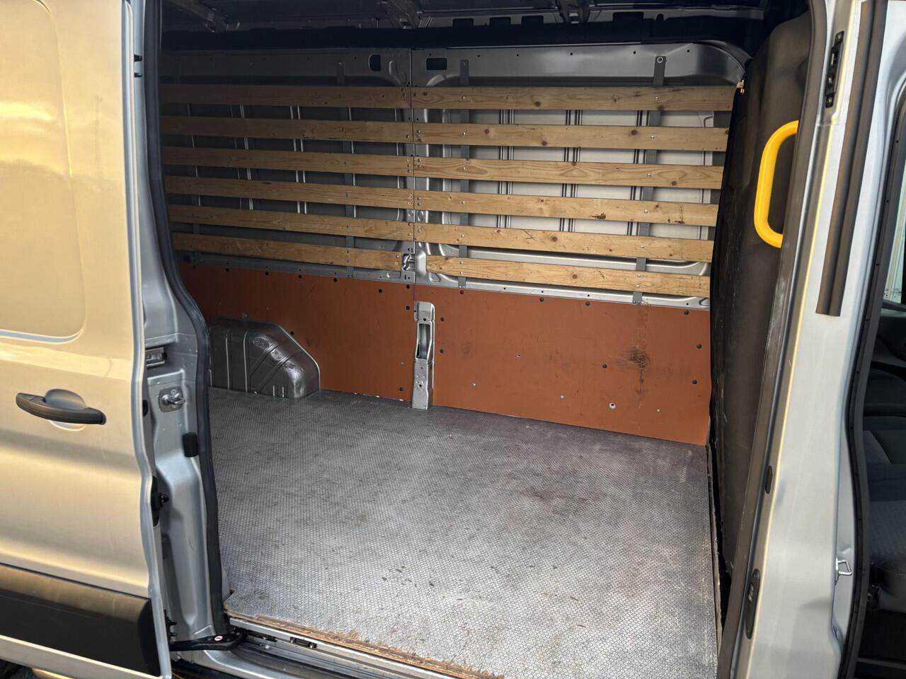 Ford TRANSIT 310 2.0 TDCI L3H2*3PERS*CRUISE*A/C*HAAK*CAM*