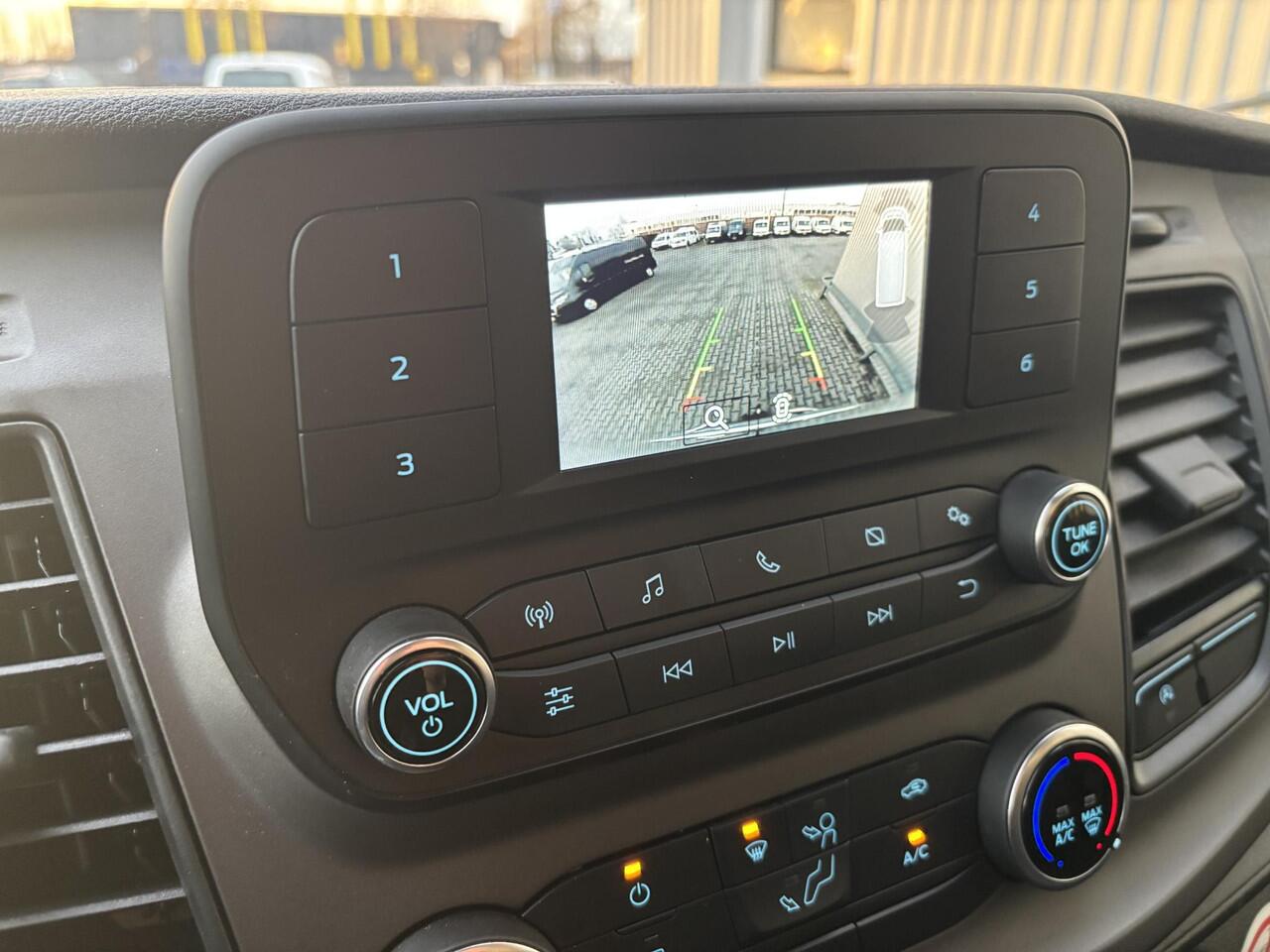 Ford TRANSIT 310 2.0 TDCI L3H2*3PERS*CRUISE*A/C*HAAK*CAM*