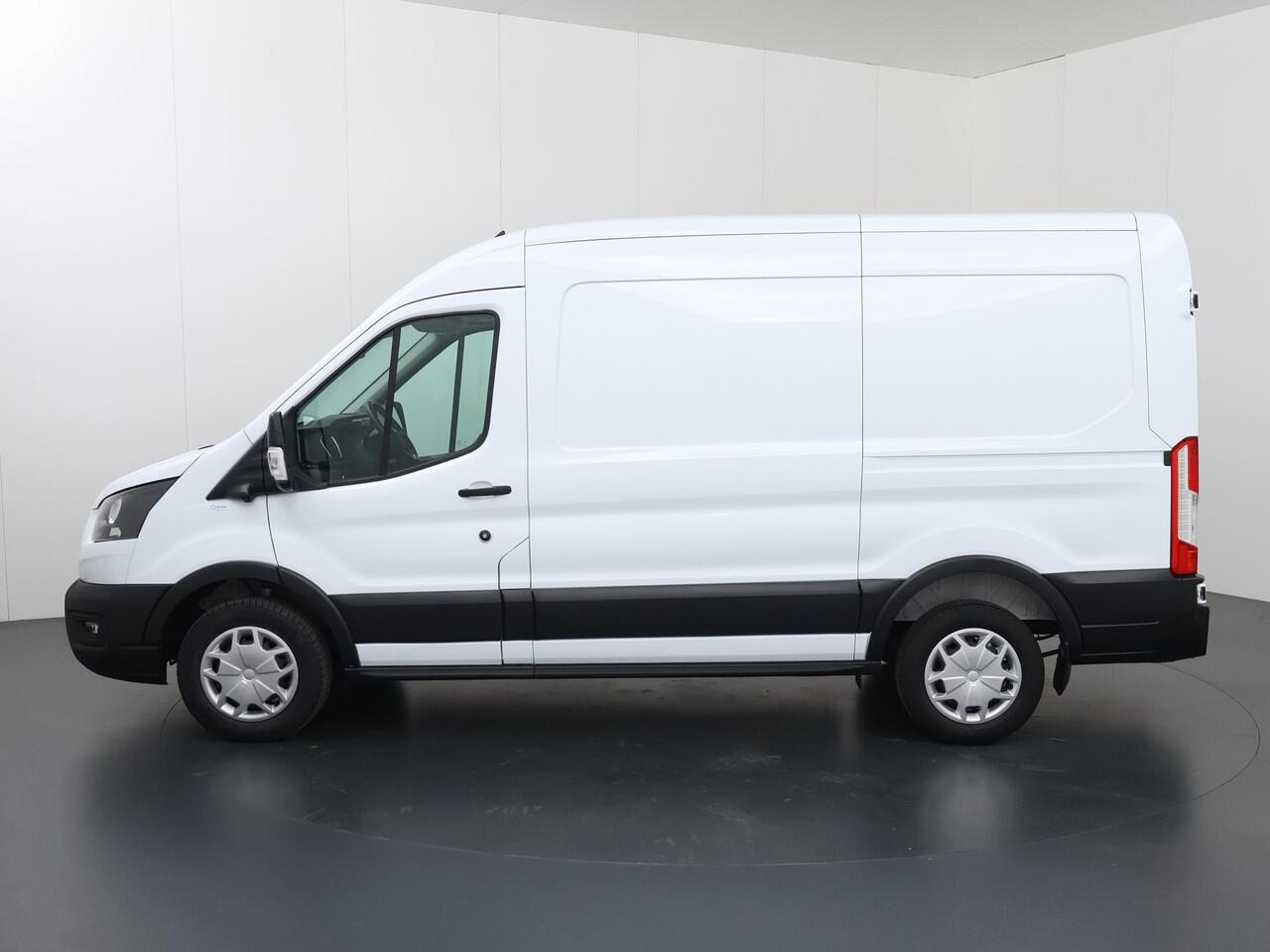 Ford TRANSIT 310 | 2.0 TDCI | L2 H2 | Trend | Navigatie | Parkeercamera | Adaptive Cruise Control | 3-zits | Trekhaak |