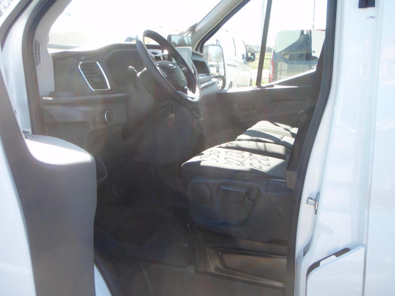 Ford TRANSIT 350L Trekhaak Dubbele Cabine groot scherm navi bj 23