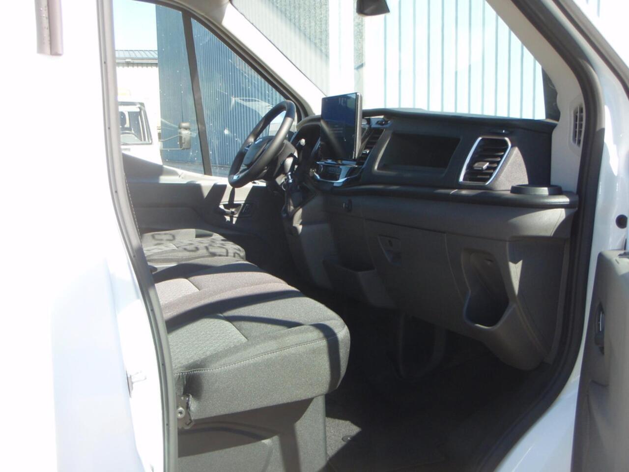 Ford TRANSIT 350L Trekhaak Dubbele Cabine groot scherm navi bj 23