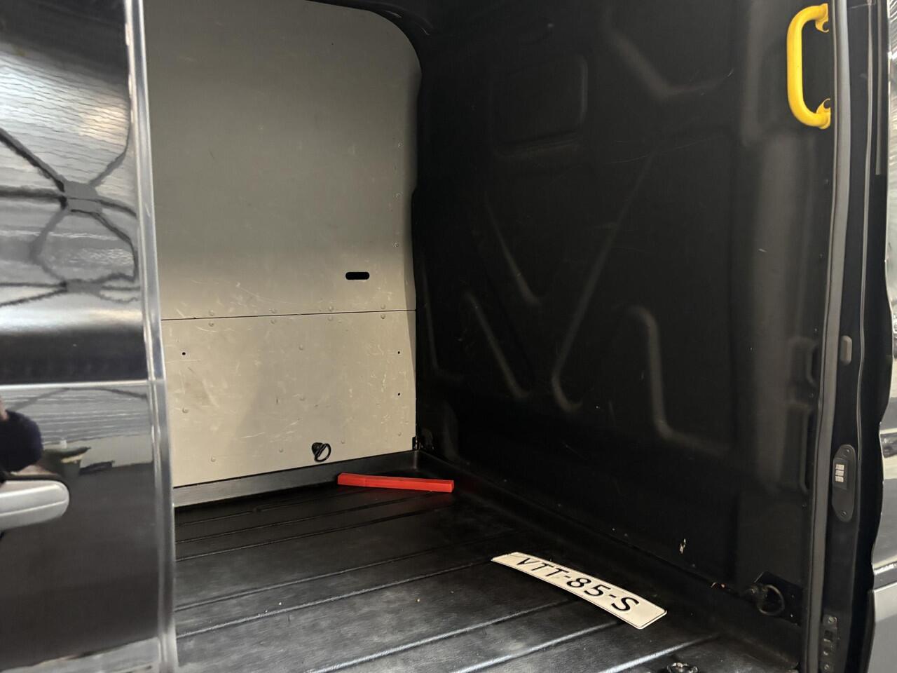 Ford TRANSIT 330 2.0 TDCI L3H2 Trend Airco Navi Bluetooth Camera V+A DAB+ Cruise Control