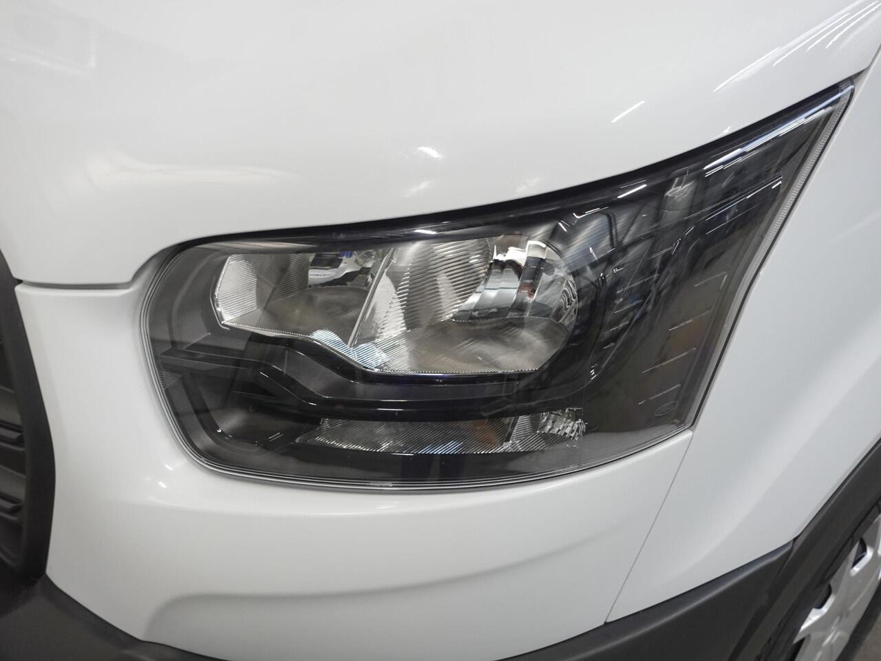 Ford TRANSIT 330 2.0 TDCI L3H2 Trend Airco Adaptive Cruise Control Navigatie Trekhaak