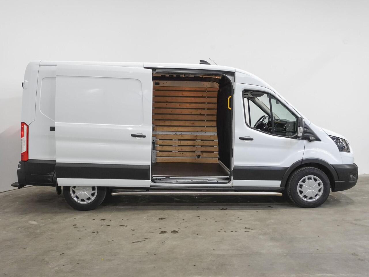 Ford TRANSIT 330 2.0 TDCI L3H2 Trend Airco Adaptive Cruise Control Navigatie Trekhaak