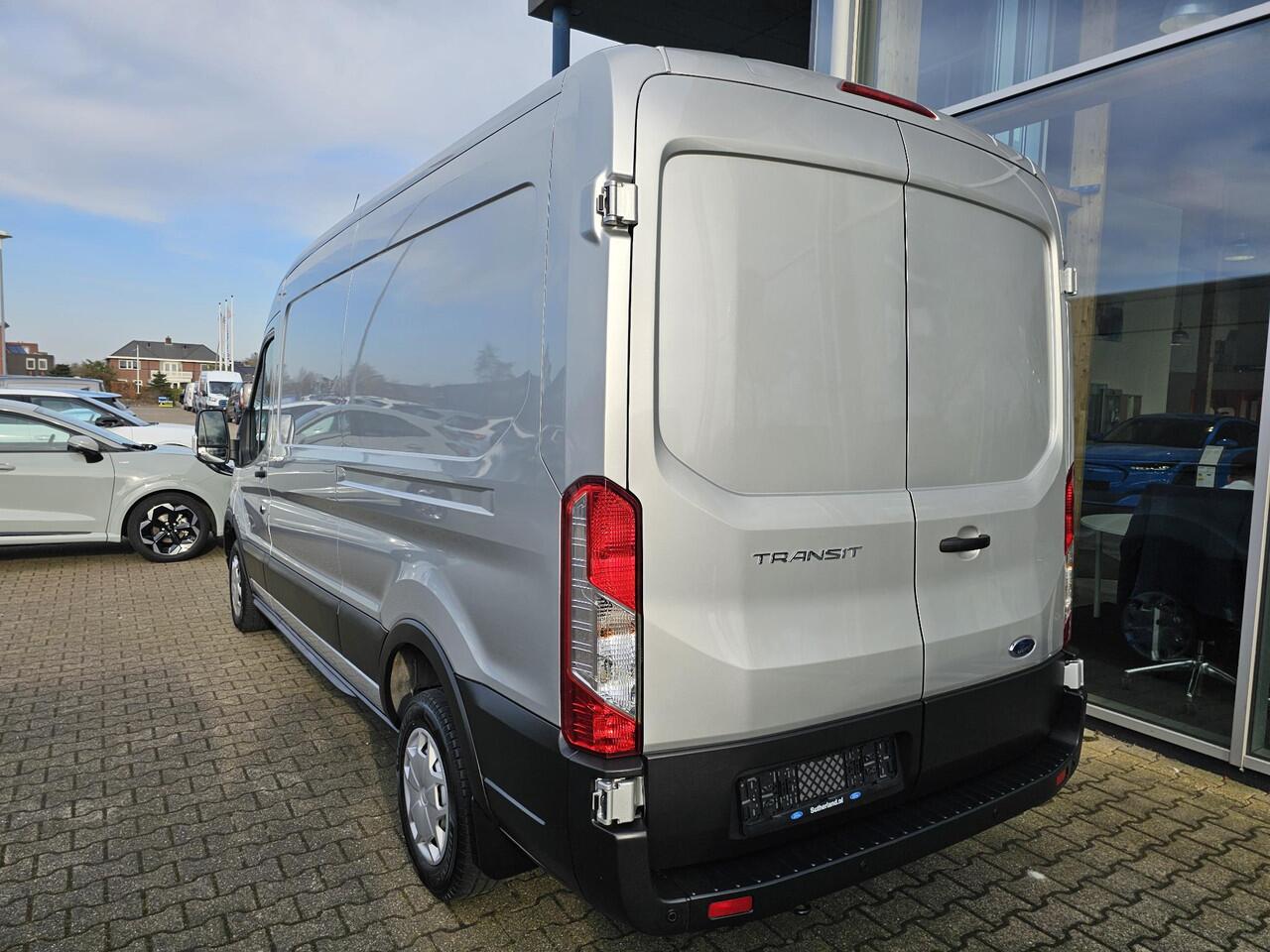 Ford TRANSIT 310 2.0 TDCI L3H2 Trend 170pk! | Airco | Cruise control | Parkeersensoren | Lane assist | Nette auto!