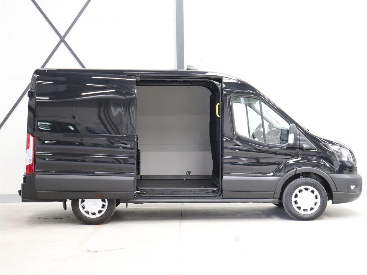 Ford TRANSIT 130pk L2H2 Automaat Trekhaak Airco 360°Camera DAB+
