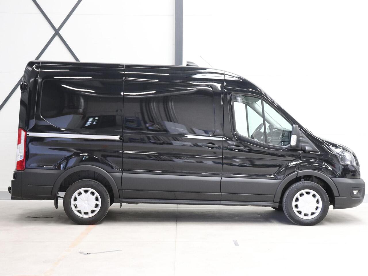 Ford TRANSIT 290 2.0 TDCI L2H2 Trend BPM VRIJ! Ford Transit 290 2.0 TDCI L2H2 Trend Airco Bluetooth Camera Cruise Control