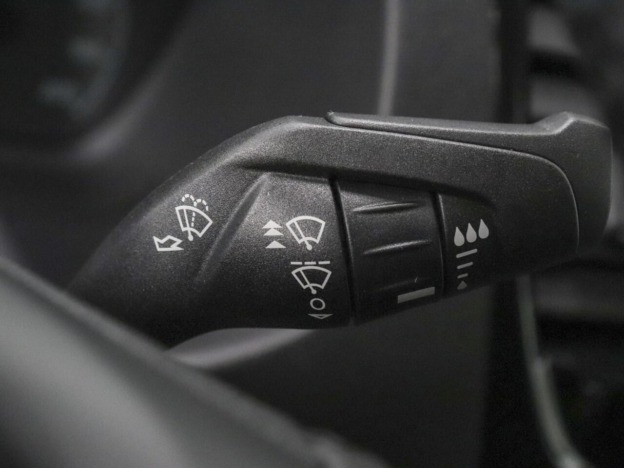 Ford TRANSIT 290 2.0 TDCI L2H2 Trend BPM VRIJ! Ford Transit 290 2.0 TDCI L2H2 Trend Airco Bluetooth Camera Cruise Control