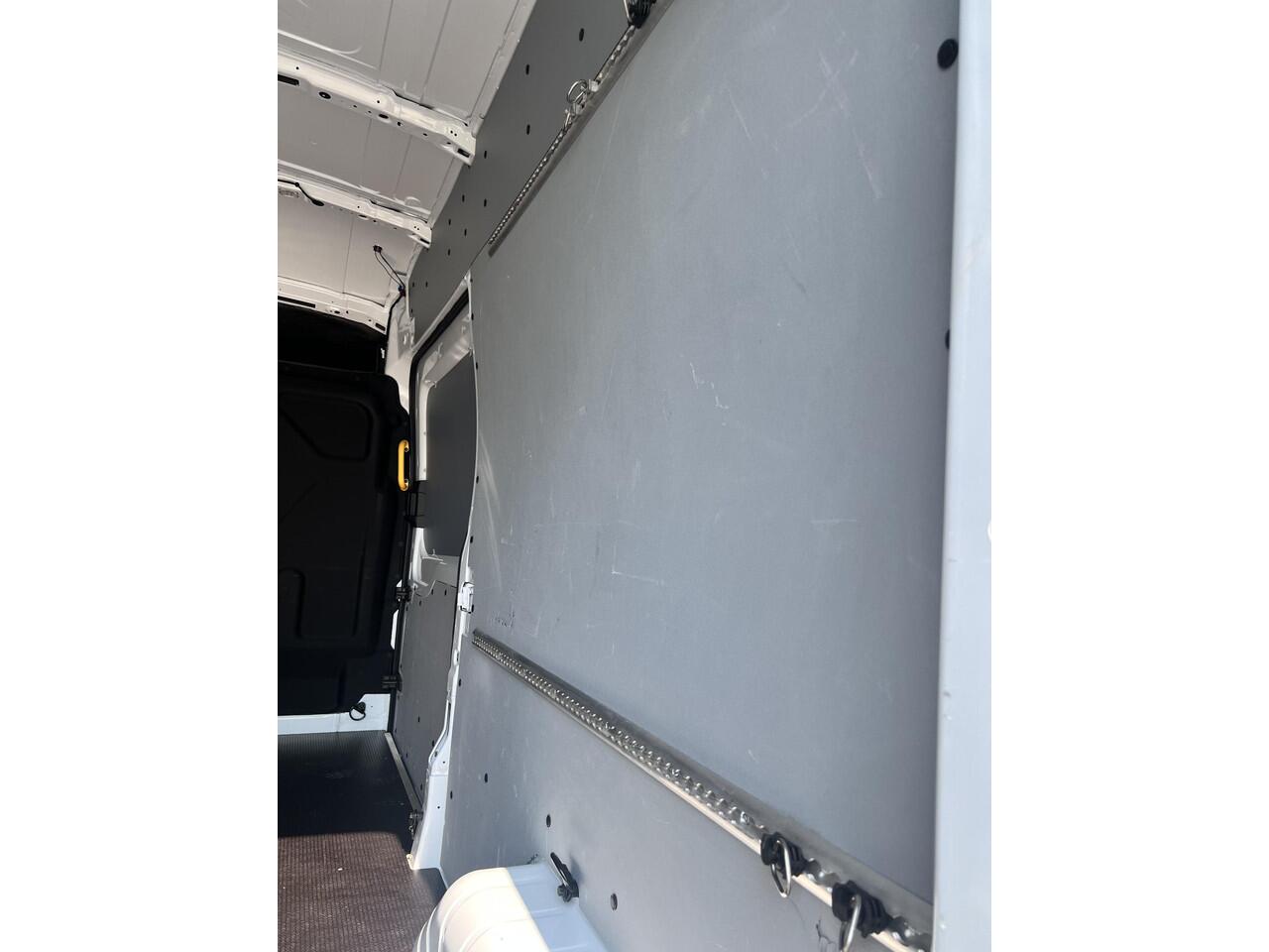 Ford TRANSIT 350 2.0 TDCI L3H3 Trend 170pk BPM Vrij, registratie december 2024. Hoog dak H3 L3