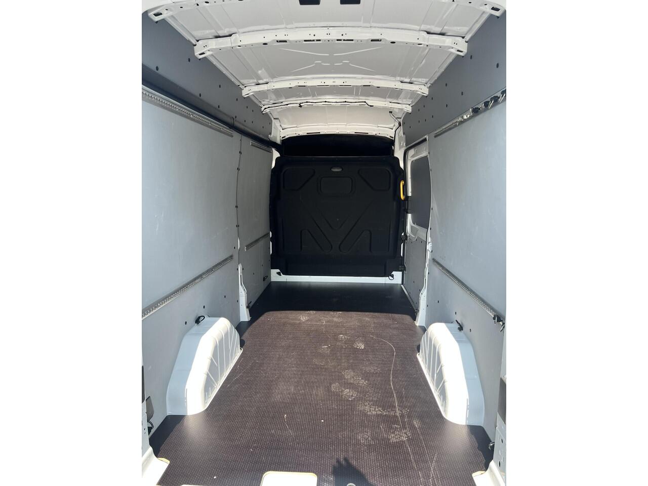 Ford TRANSIT 350 2.0 TDCI L3H3 Trend 170pk BPM Vrij, registratie december 2024. Hoog dak H3 L3