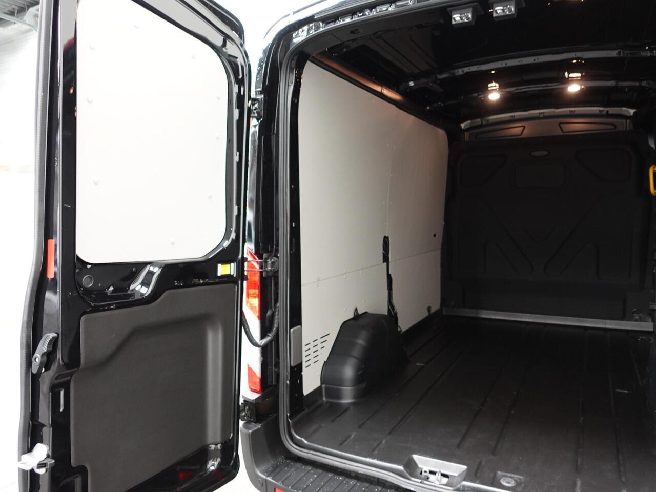 Ford TRANSIT 310 2.0 TDCI L2H2 Trend Automaat Airco Bluetooth Camera Cruise Control