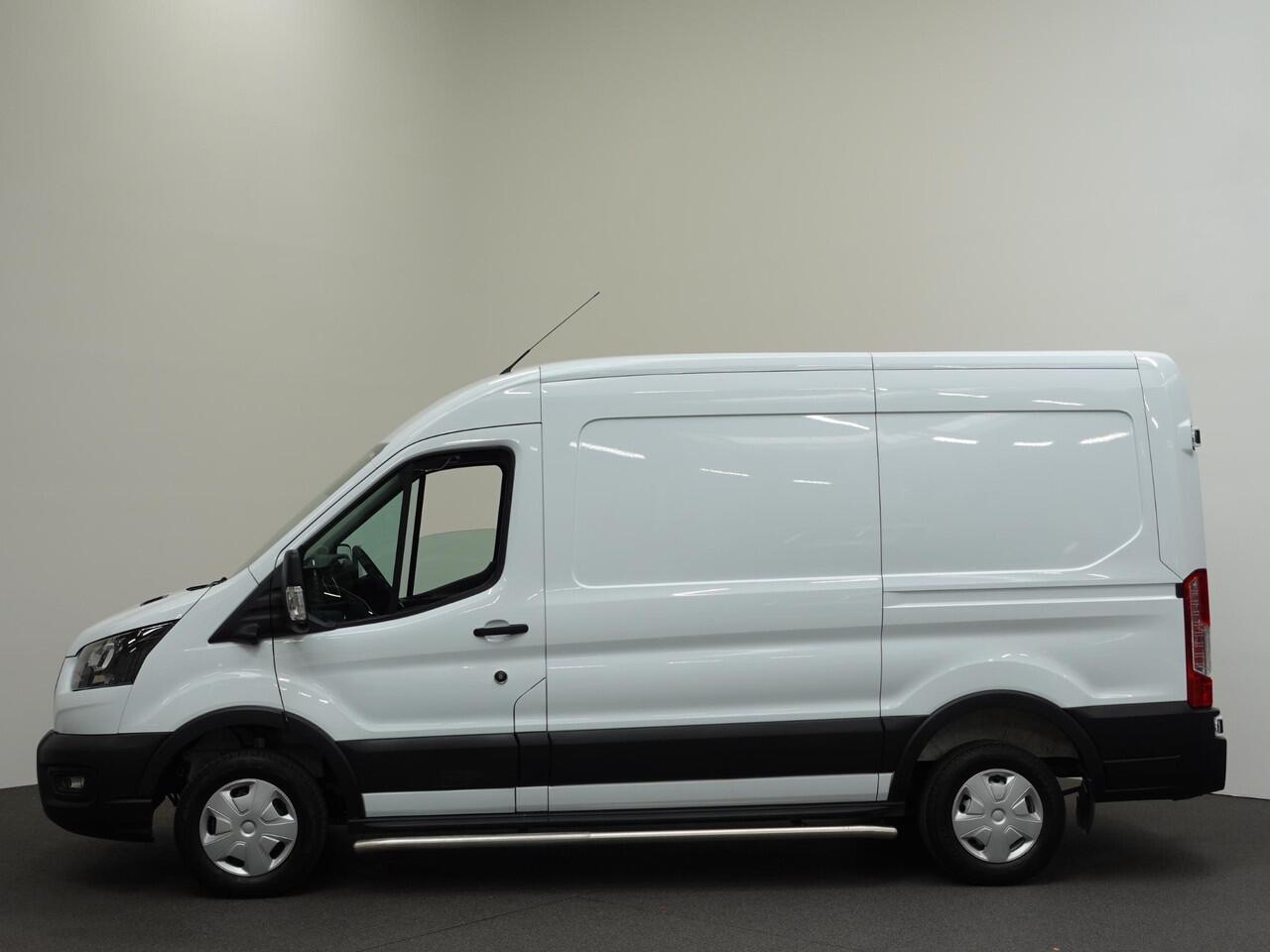 Ford TRANSIT 105pk 2.0 L2H2 Trend Airco Trekhaak Navi Cruise Airco Navi Cruise Control Trekhaak