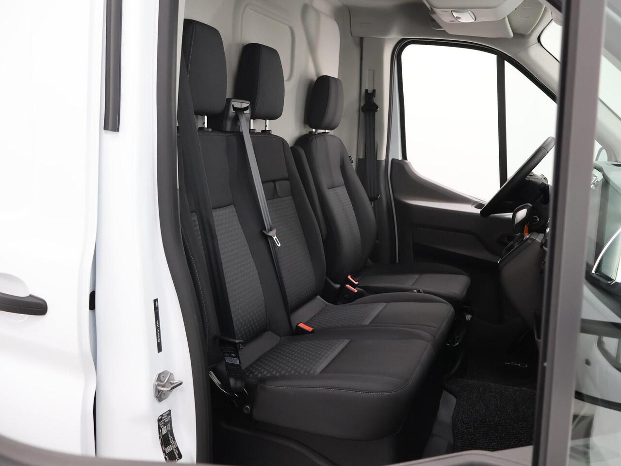 Ford TRANSIT 350 | 2.0 TDCI | Aut. | L3 H2 | TREND | AIRCO | NAVIGATIE | PARKEERSENSOREN V+A | TREKHAAK | CRUISE CONTROL | BIJRIJDERSBANK | LAADRUIMTE PAKKET | APPLE CARPLAY / ANDROID AUTO | STOEVERWARMING | LANE ASSIST