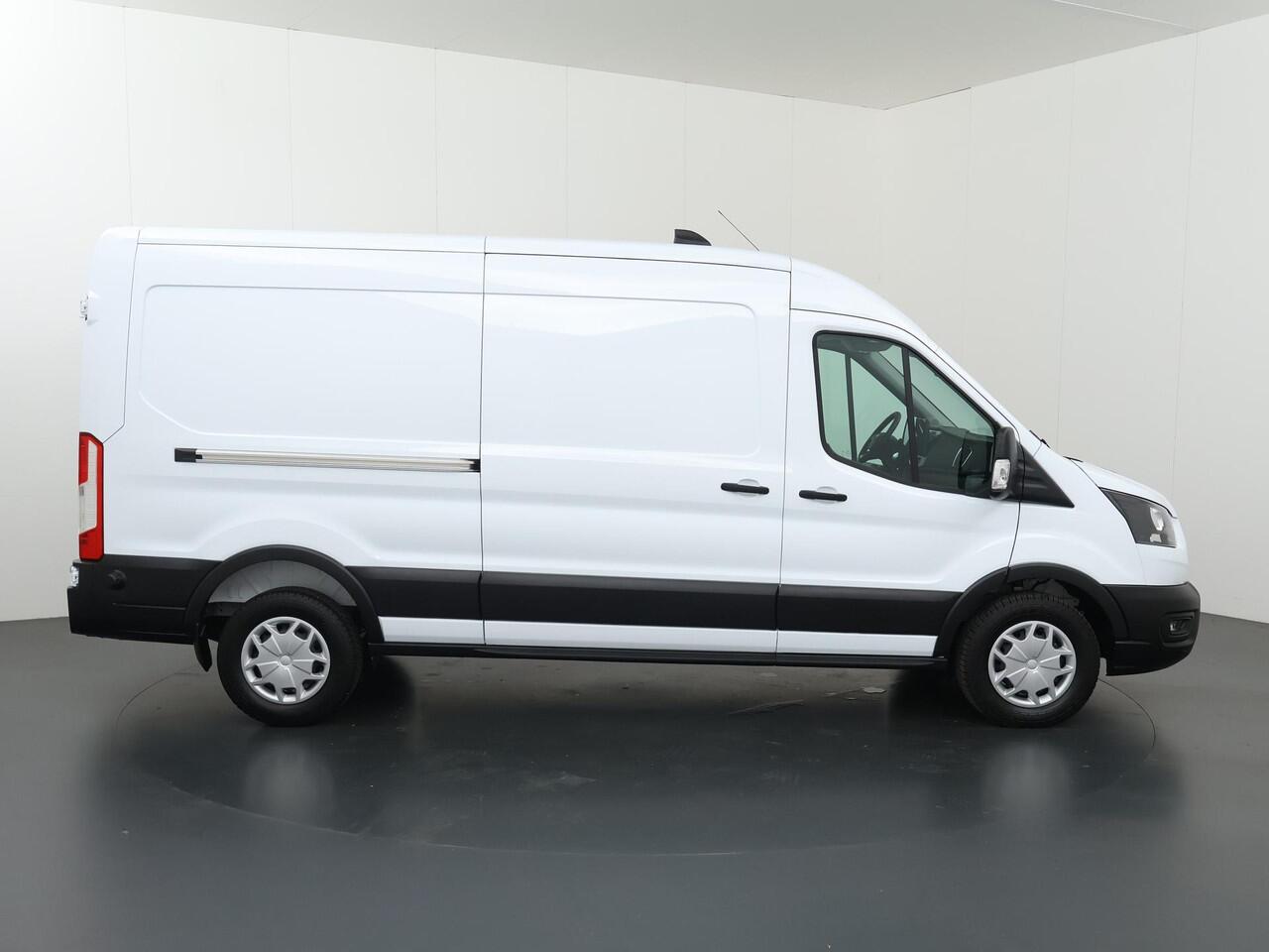 Ford TRANSIT 350 | 2.0 TDCI | Aut. | L3 H2 | TREND | AIRCO | NAVIGATIE | PARKEERSENSOREN V+A | TREKHAAK | CRUISE CONTROL | BIJRIJDERSBANK | LAADRUIMTE PAKKET | APPLE CARPLAY / ANDROID AUTO | STOEVERWARMING | LANE ASSIST