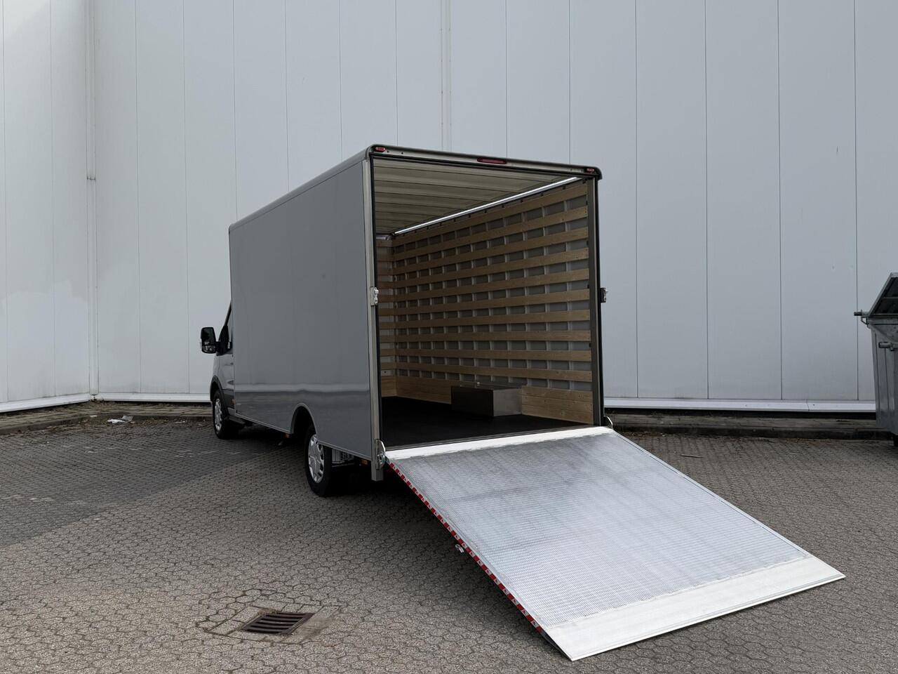 Ford TRANSIT 350 2.0 TDCI L4H1 Trend Skeletal | Uit voorraad leverbaar | Karhof Gesloten bak + Overloopklep Kenteken 2024 | Bluetooth | Cruise Control | Voorruitverwarming | Laadvermogen 1200KG + |