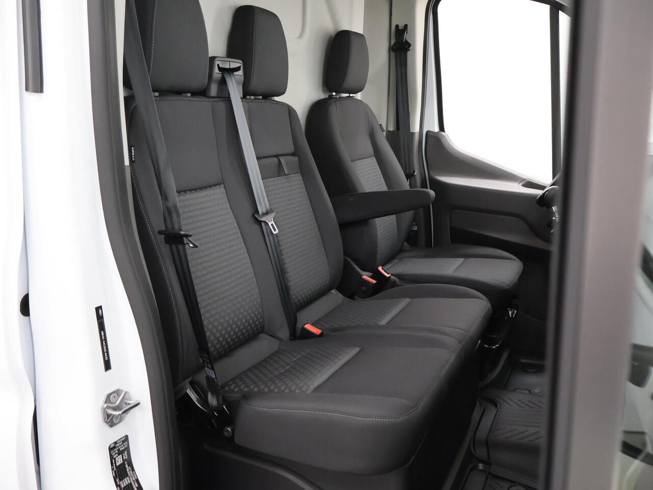 Ford TRANSIT 350 | 2.0 TDCI | L3 H2 | TREND | TREKHAAK 2500 KG AHW | CLIMATE CONTROL | NAVIGATIE | PARKEERSENSOREN V+A | CRUISE CONTROL | BIJRIJDERSBANK | LAADRUIMTE PAKKET | APPLE CARPLAY / ANDROID AUTO | STOEVERWARMING | ACHTERUITRIJCAMERA