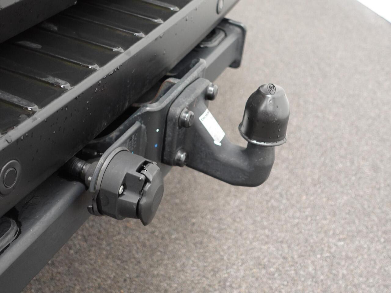 Ford TRANSIT 350 2.0 TDCI 165pk L4H3 Trend Automaat Camera Trekhaak Cruise control Parkeersensoren