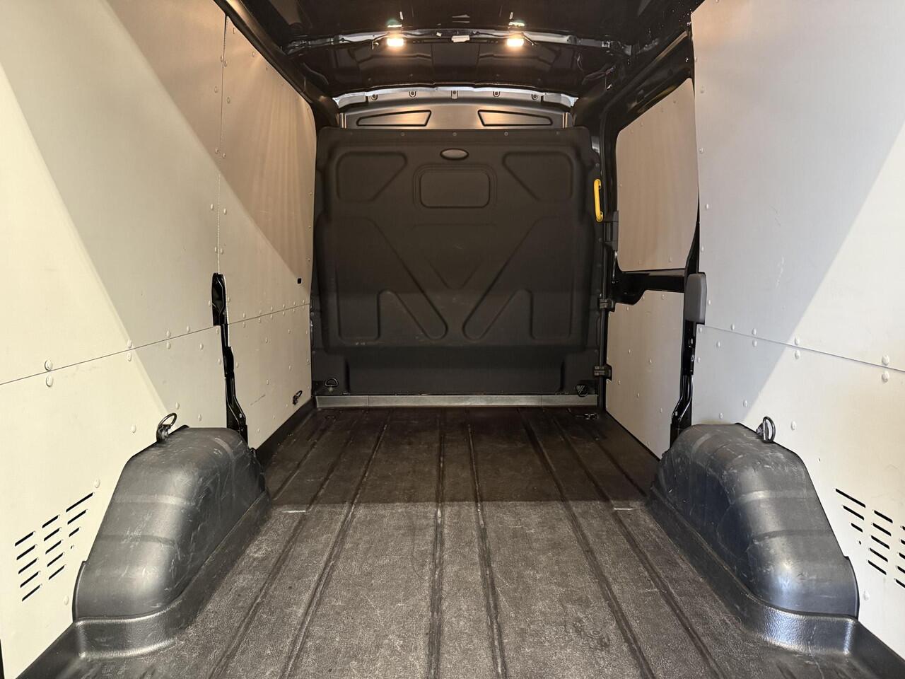 Ford TRANSIT 310 2.0 TDCI L2H2 Trend Automaat Airco Bluetooth Camera Cruise Control