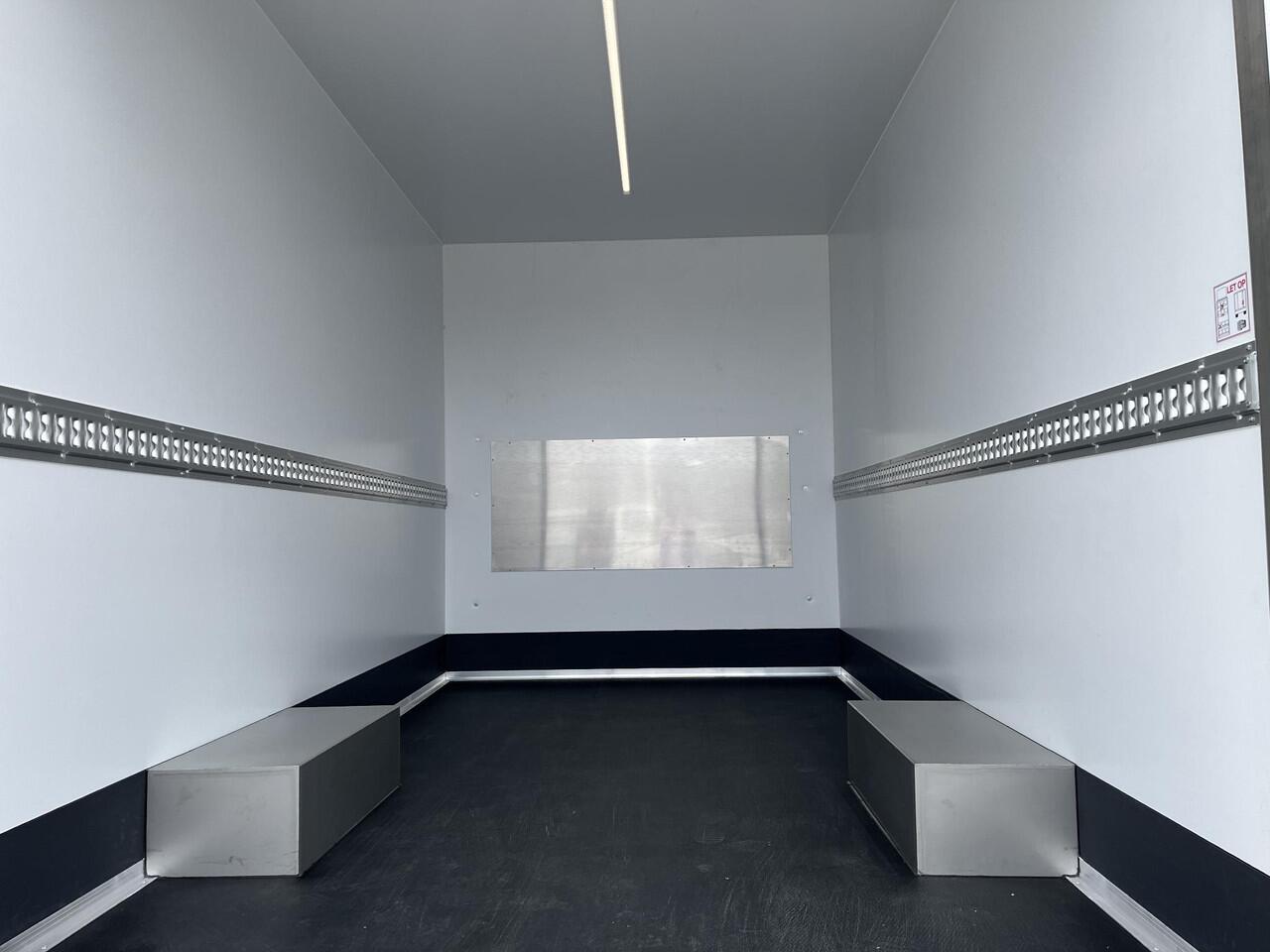 Ford TRANSIT 350 2.0 TDCI L4H1 Trend Bakwagen | Karhof Opbouw Gesloten Deuren | BPM Voordeel | Cruise Control | Voorruitverwarming | Laadvermogen 1303 KG | Sync4 |