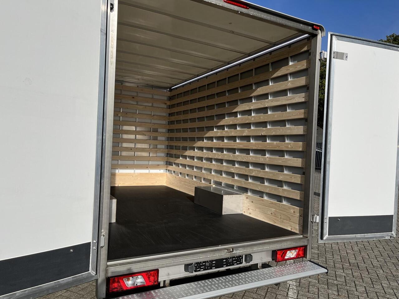 Ford TRANSIT 350 170pk L4H1 Bakwagen! Airco / Cruise control / Karhof Gesloten Bak + Deuren / Bluetooth / Voorruitverwa. / DAB+ / LAADVERMOGEN 1303 KG / BPM VRIJ!