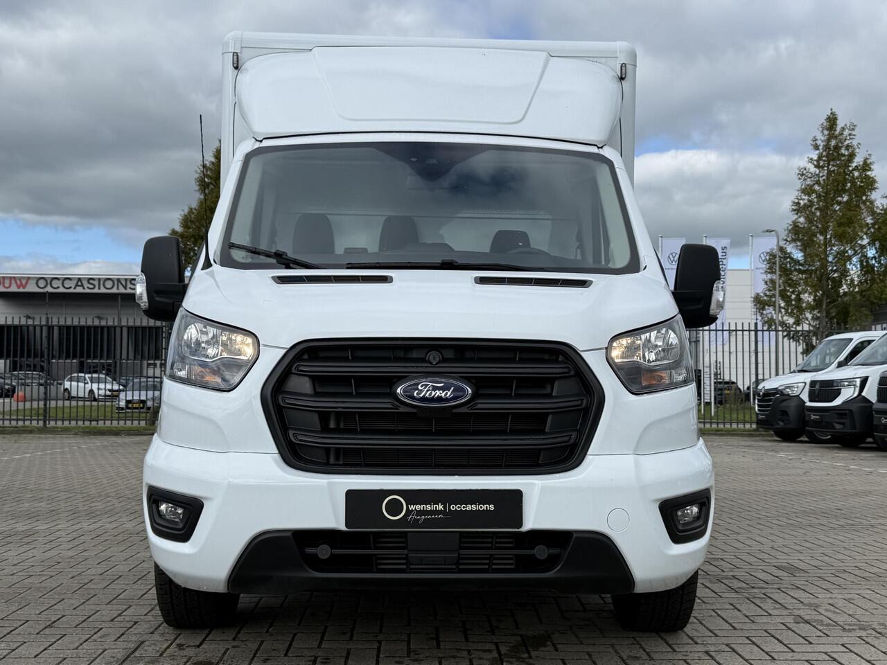 Ford TRANSIT 350 2.0 TDCI | L4 H1 | TREND | BAKWAGEN KARHOF GESLOTEN BAK INCL. OVERLOOP KLEP | UIT VOORRAAD LEVERBAAR | KENTEKEN 2024 | 170 PK | AIRCO | CRUISE CONTROL | DAB+ | LANE-ASSIT | 3-ZITS
