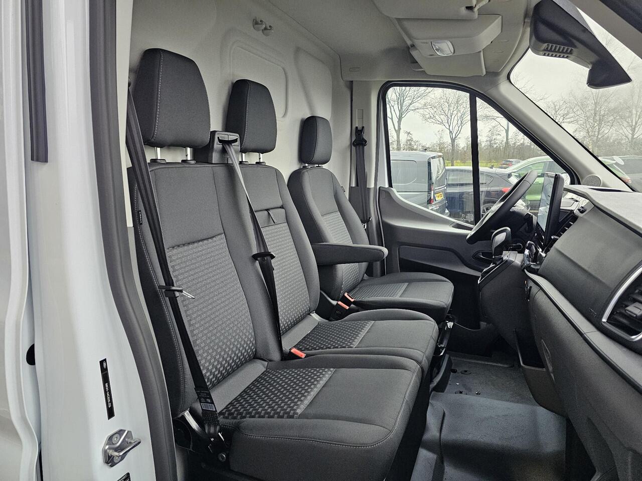 Ford TRANSIT 350 2.0 TDCI L3H2 Trend 130pk | Safety en Comfort pack | Trekhaak | SYNC 4 Navigatie