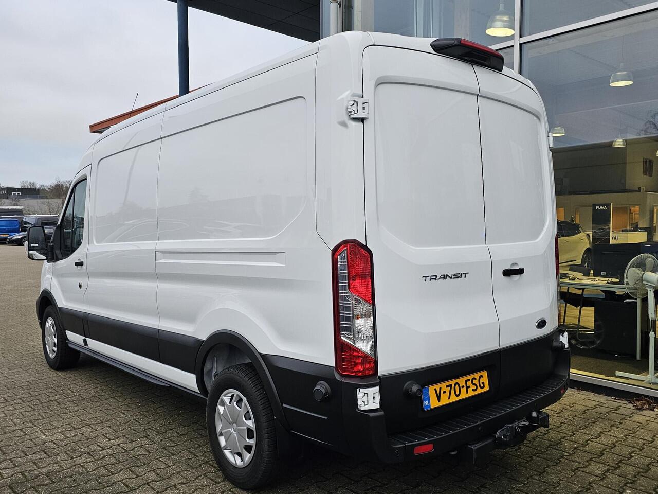 Ford TRANSIT 350 2.0 TDCI L3H2 Trend 130pk | Safety Comfort-pakket | Navigatie Pack | Trekhaak |