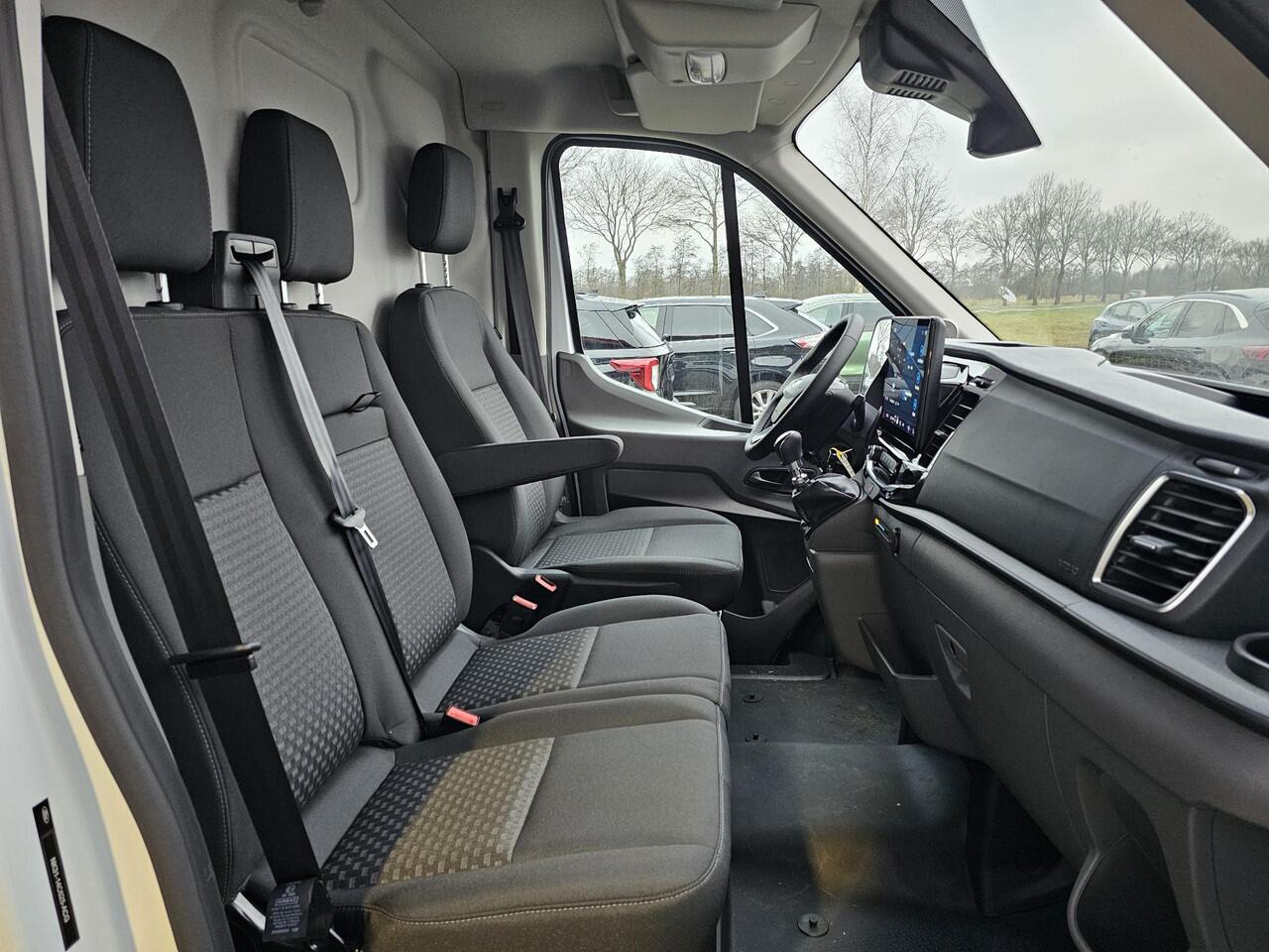 Ford TRANSIT 350 2.0 TDCI L3H2 Trend 130pk | Safety Comfort-pakket | Navigatie Pack | Trekhaak |