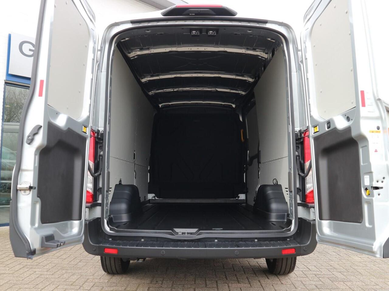 Ford TRANSIT 350 2.0 170pk L3H2 Limited * Navi * Adaptive Cruise * Blis * Xenon *76 KM! *