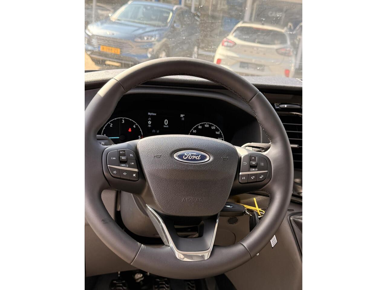 Ford TRANSIT 350 2.0 TDCI L4H3 Trend RWD | SCI | 130pk | Navigatiesysteem SYNC4 | Stoelverwarming | Elektrisch inklapbare buitenspiegels | Elektrisch verstelbare bestuurdersstoel | Passagiersairbag | Allweather banden | Laadruimte beschermingspakket | 150 watt/230V a