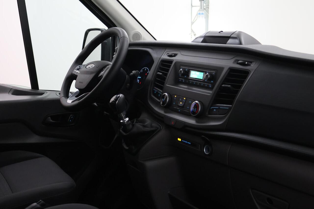 Ford TRANSIT 350 2.0 TDCI L4H1 Trend Skeletal | Uit voorraad leverbaar | Karhof Gesloten Bak + Overloopklep | Kenteken 2024 | Bluetooth | Cruise Control | Voorruitverwarming | Laadvermogen 1200KG + |