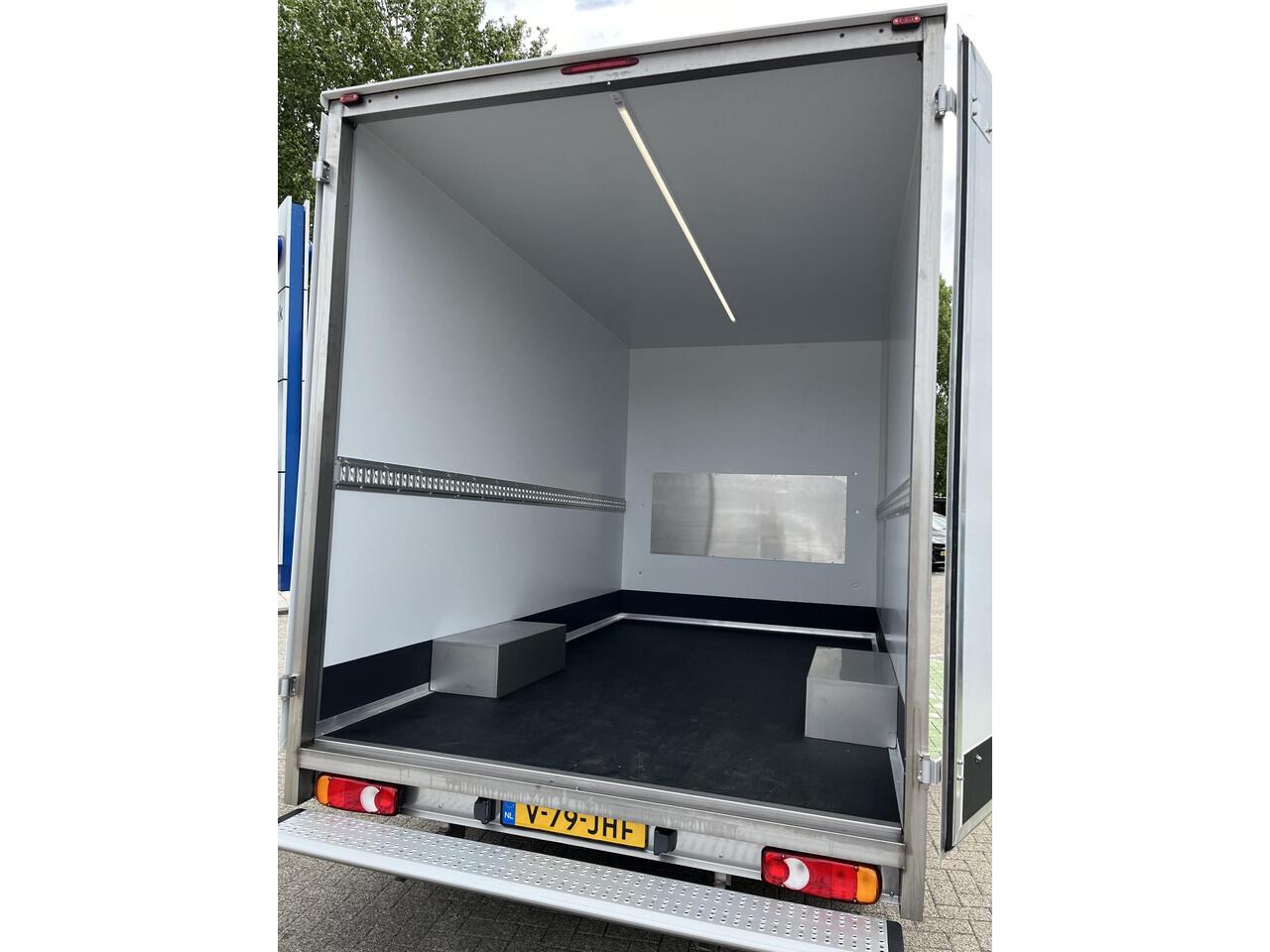 Ford TRANSIT 350 2.0 TDCI L4H1 Trend Bakwagen | Karhof Opbouw Gesloten Deuren | BPM Voordeel | Cruise Control | Voorruitverwarming | Laadvermogen 1303 KG | Sync4 |