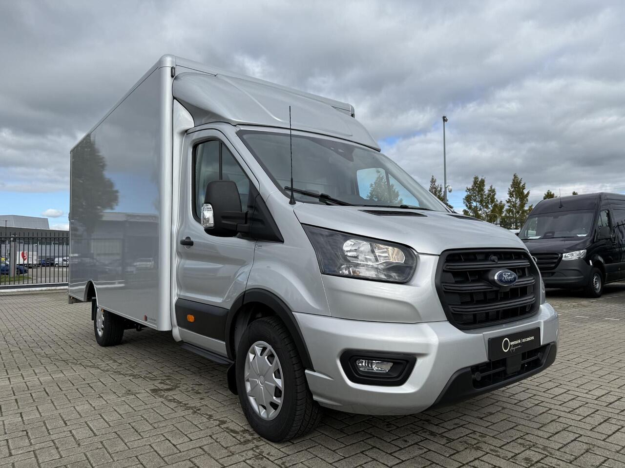 Ford TRANSIT 350 2.0 TDCI | L4 H1 | TREND BAKWAGEN | KARHOF GESLOTEN BAK INCL. OVERLOOP KLEP | UIT VOORRAAD LEVERBAAR | KENTEKEN 2024 | 170 PK | AIRCO | CRUISE CONTROL | DAB+ | LANE-ASSIT | 3-ZITS