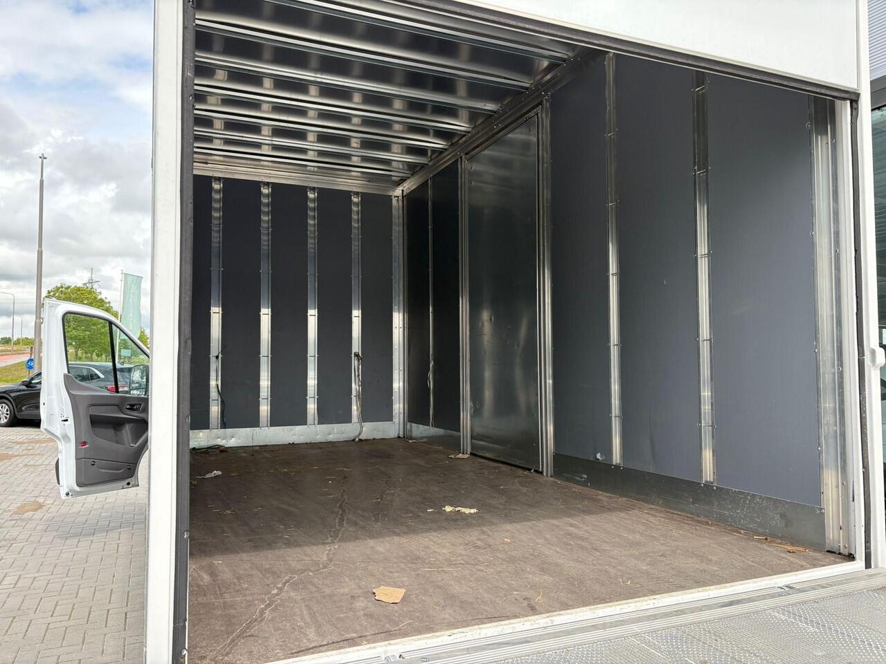 Ford TRANSIT 350 2.0 TDCI L4H1 | SCI | 130pk | bakwagen + Laadklep | D'Hollandia | Citybox | Zij laaddeur | Airco | Cruise control | Klep