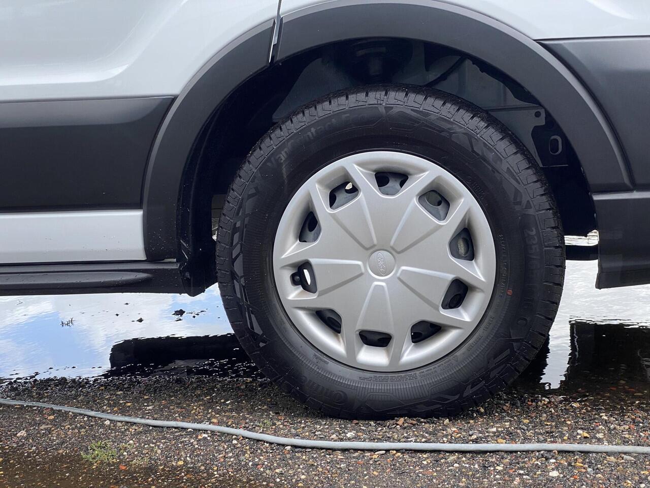 Ford TRANSIT 350 2.0 TDCI L4H1 Trend RWD | 130pk | SCI | Geïsoleerde Bakwagen! | Zijdeur | Deuren achter | Airco | Cruise control | BPM VRIJ