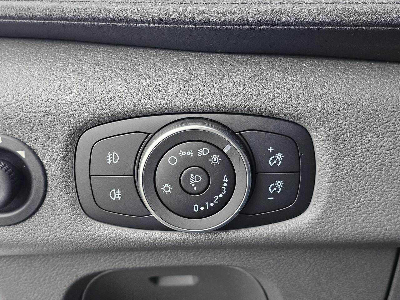 Ford TRANSIT 350 2.0 TDCI L3H2 Trend 130pk | Safety en Comfort pack | Trekhaak | SYNC 4 Navigatie