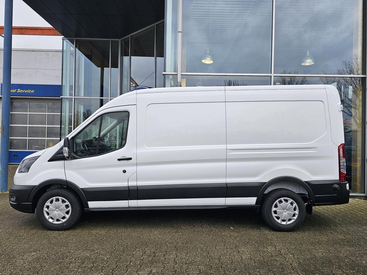 Ford TRANSIT 350 2.0 TDCI L3H2 Trend 130pk | Safety en Comfort pack | Trekhaak | SYNC 4 Navigatie