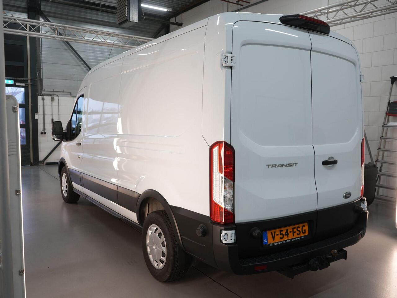 Ford TRANSIT 350 2.0 TDCI L3H2 Trend | SCI | 130pk | Navigatie Pack | Safety en Comfort Pack | Trekhaak