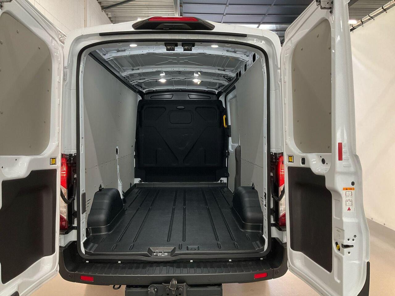 Ford TRANSIT 350 2.0 TDCI L3H2 Trend | SCI |130pk | Safety Comfort-pakket | Navigatie Pack | Trekhaak | Reserve Wiel