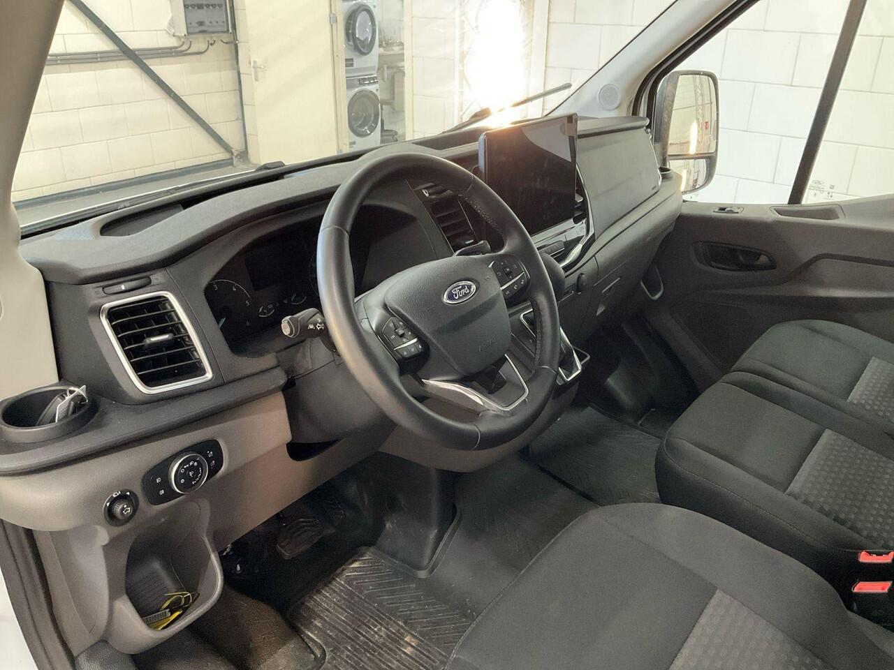 Ford TRANSIT 350 2.0 TDCI L3H2 Trend | Bellen voor bezichtiging S.V.P | 130pk | Navigatie Pack | Safety en Comfort Pack | Trekhaak