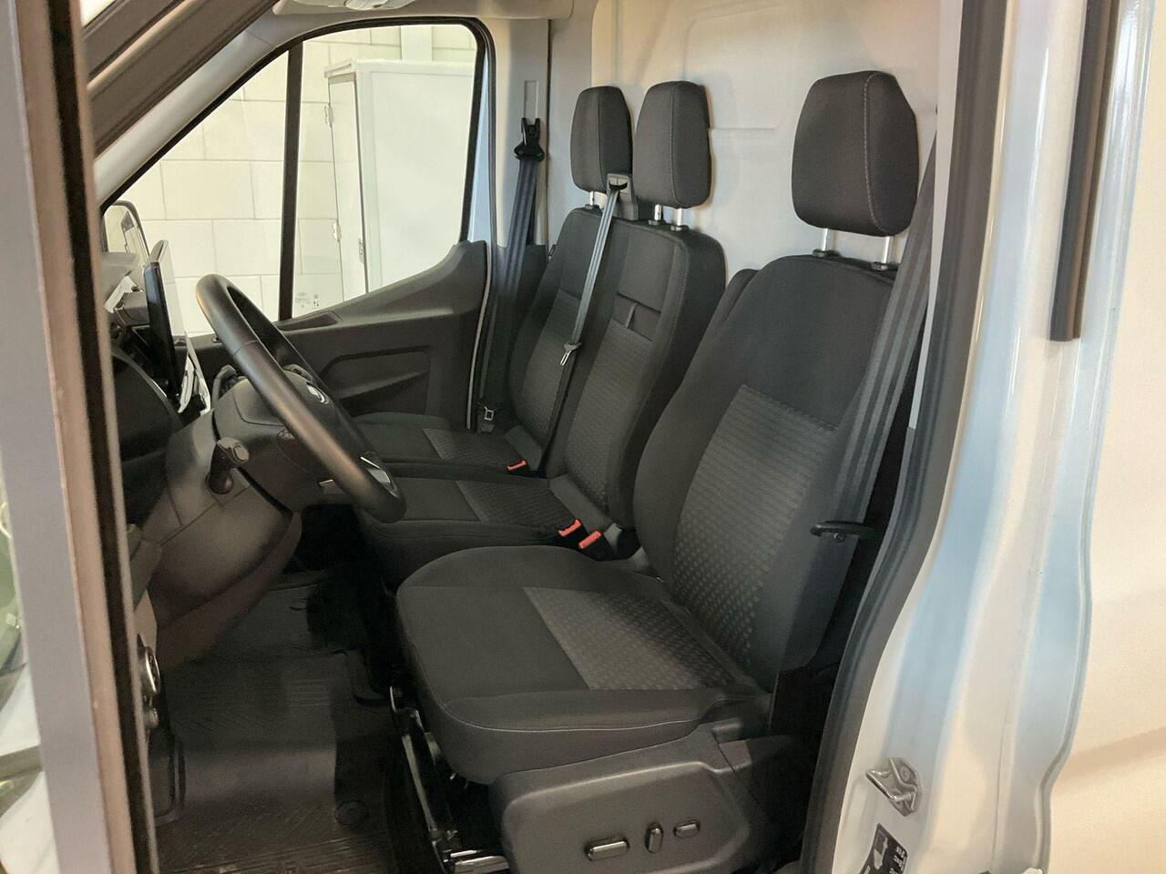 Ford TRANSIT 350 2.0 TDCI L3H2 Trend | Bellen voor bezichtiging S.V.P | 130pk | Navigatie Pack | Safety en Comfort Pack | Trekhaak